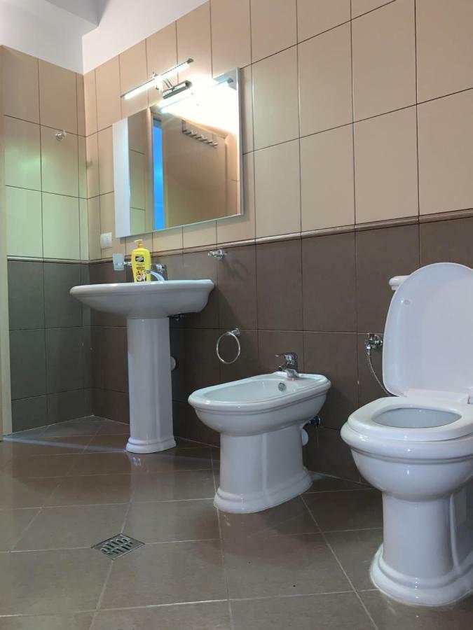 Pearl Seaview Apartment Vlorë Esterno foto