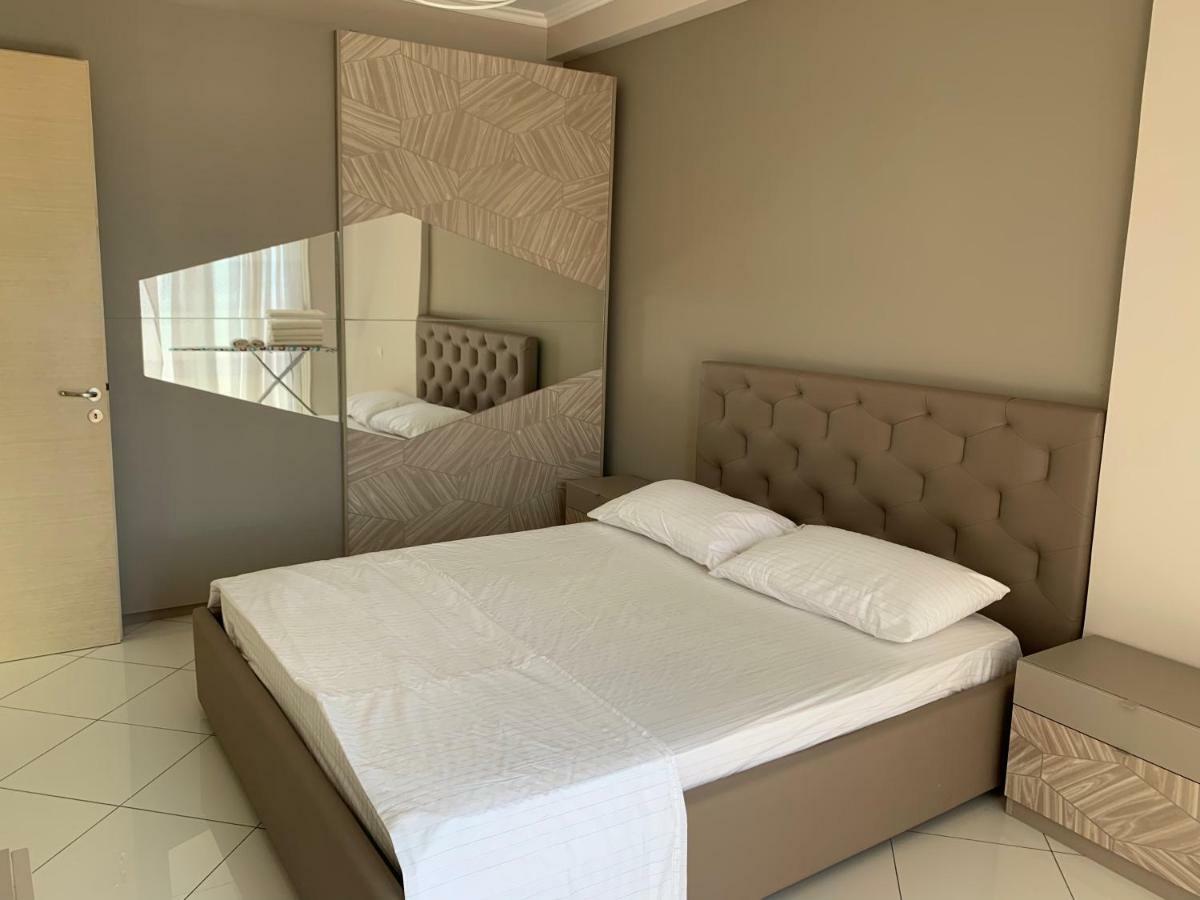 Pearl Seaview Apartment Vlorë Esterno foto